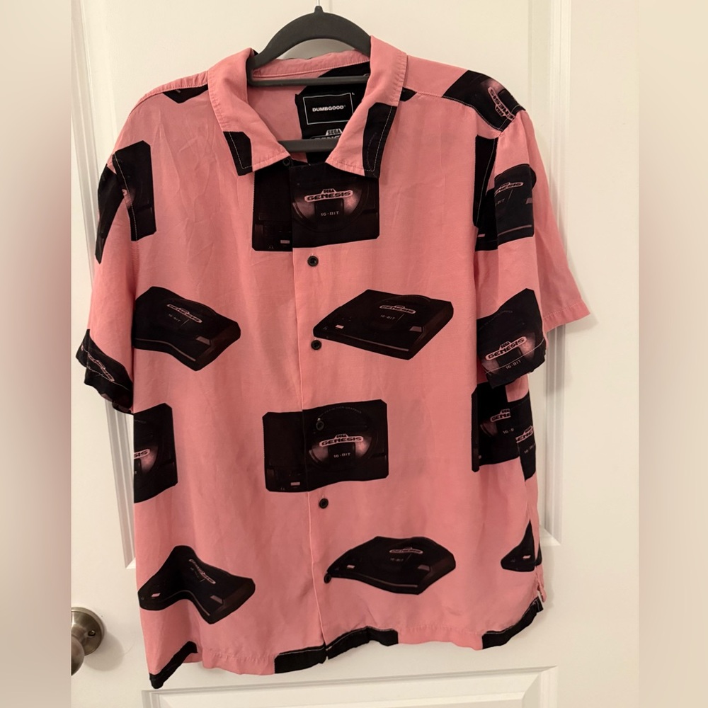 Video game -  Sega Genesis Button Down, size L
